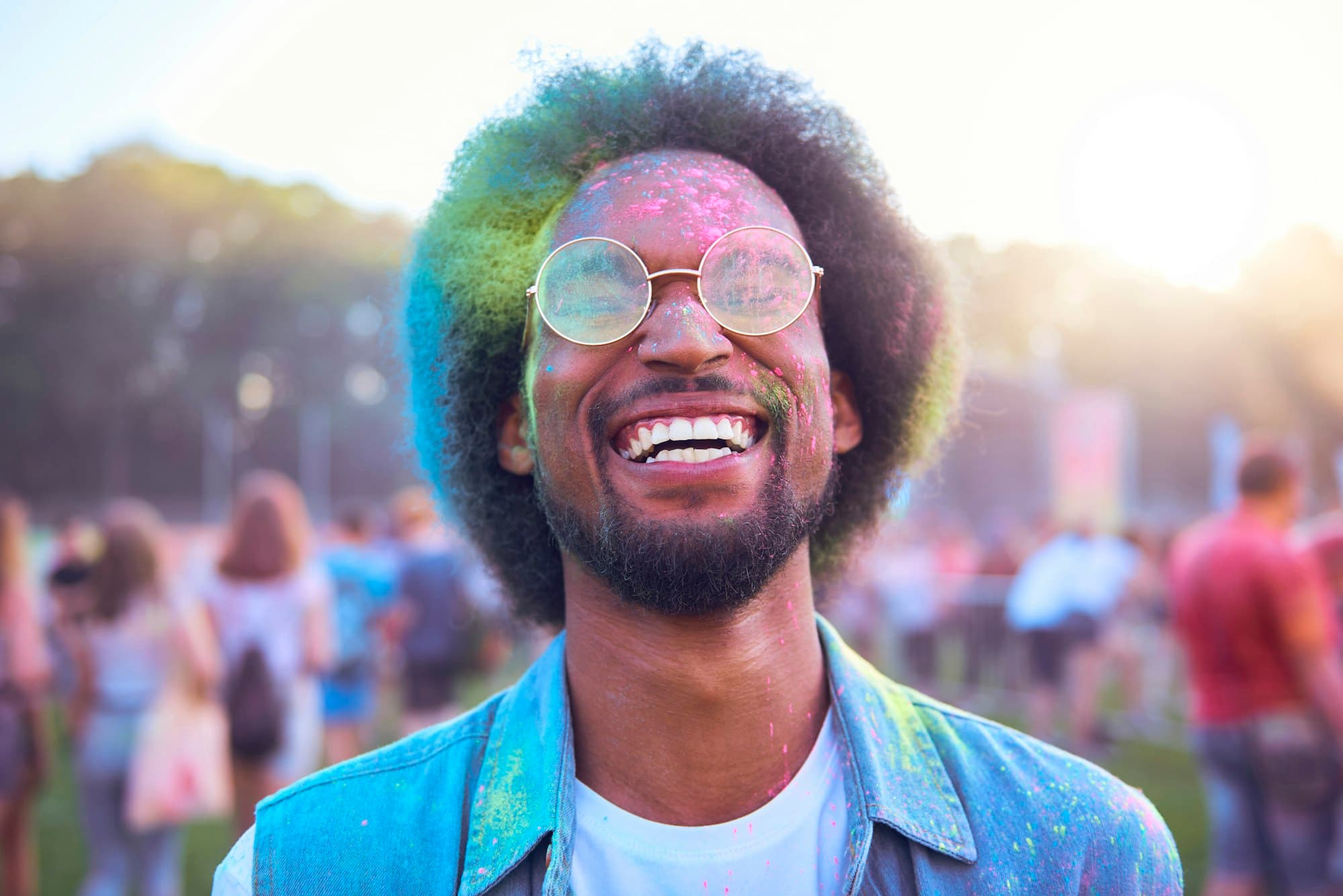 How to Use Color Theory in Street Photography: A Comprehensive Guide
